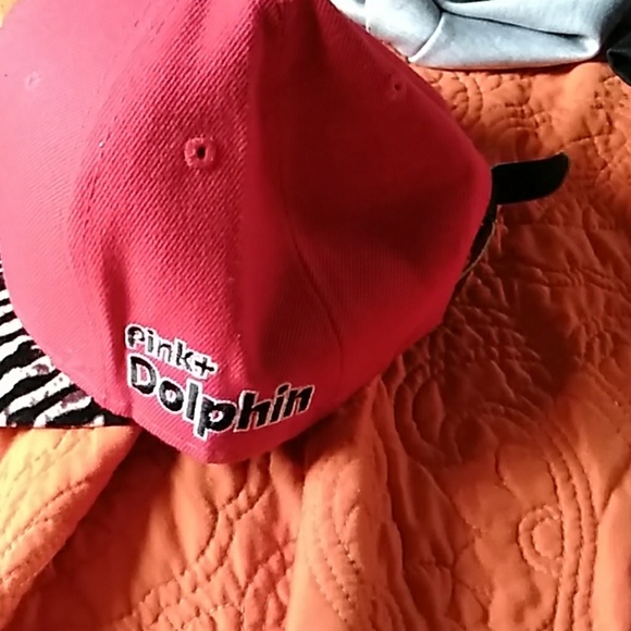 Pink dolphin hat - Picture 2 of 3